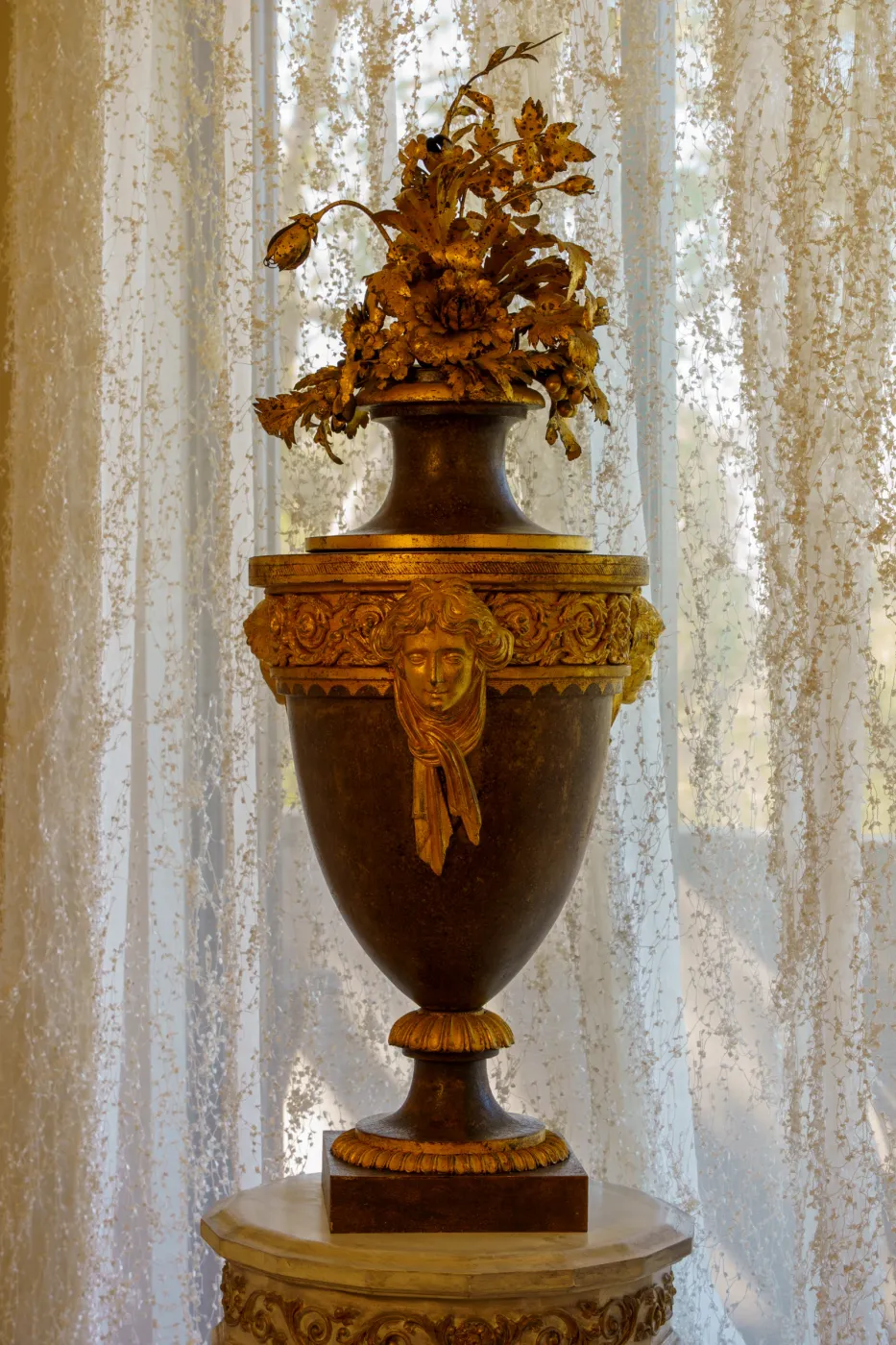 Russian 18th c. Thule, Cast Iron Vase with Custom Pedestal, photograph 1