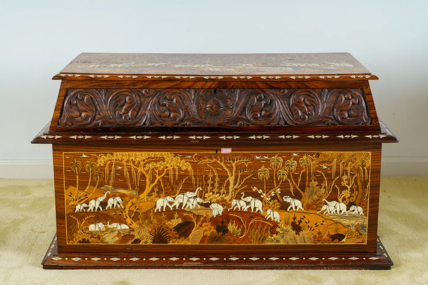 Indian 20th c. Wood Marquetry and Bone Inlaid Storage Chest, photograph 1